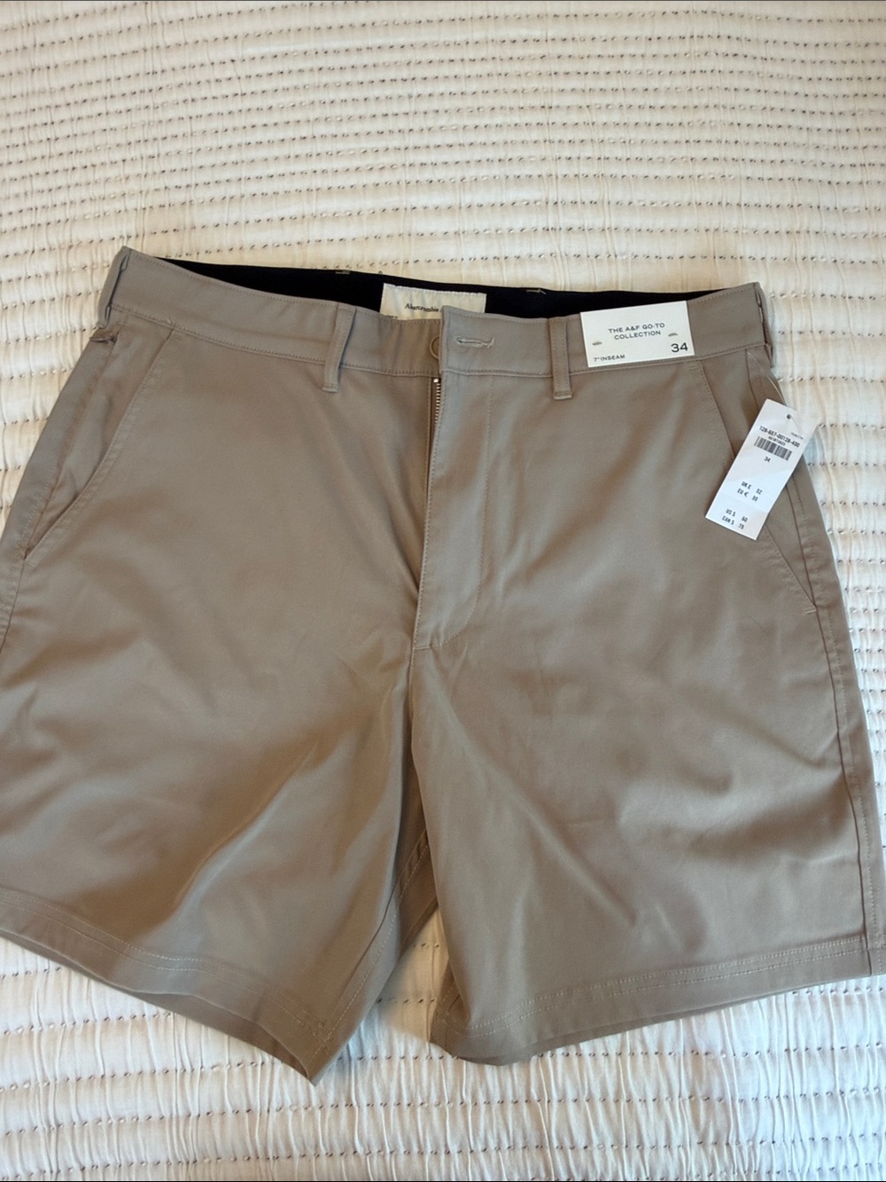 Abercrombie & Fitch Men's Flat Front Shorts in Khaki 34 and 7”